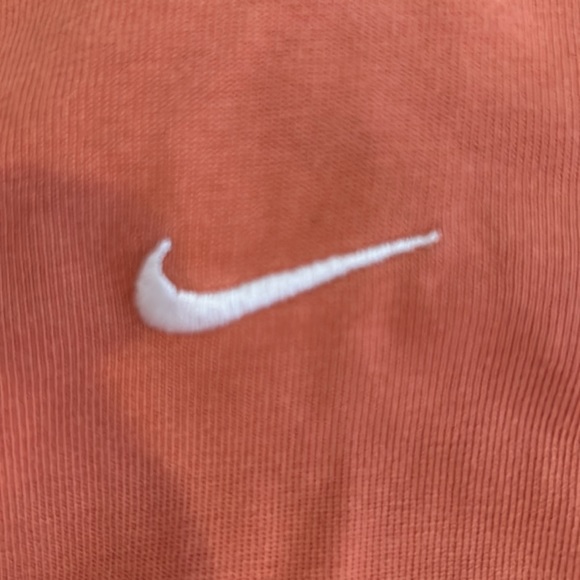 Oversized Cropped Nike T-Shirt - Picture 2 of 3